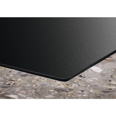 4. Płyta indukcyjna Electrolux EIS82453IZ SaphirMatt 78 cm | SenseBoil | Hob2Hood | PowerBoost | czarny mat | bezramkowa