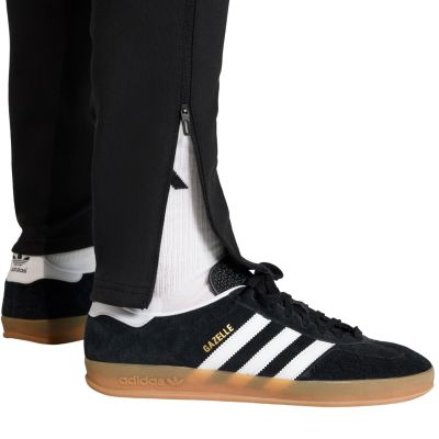 5. Spodnie męskie adidas Tiro 26 Travel Sweat Pant czarne KF6072