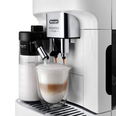 3. De’Longhi Magnifica Plus ECAM320.60.W Pełna automatyka Ekspres do espresso 1,9 l