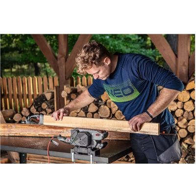 7. Szlifierka taśmowa 900W, 75x533mm