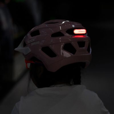 7. Kask rowerowy Rockbros LK-67 młodzieżowy z odpinanym daszkiem 54–58 cm - różowy