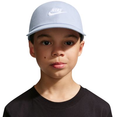 4. Czapka z daszkiem dla dzieci Nike Club błękitna FB5063 057