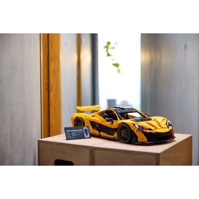 4. LEGO TECHNIC 42172 McLaren P1