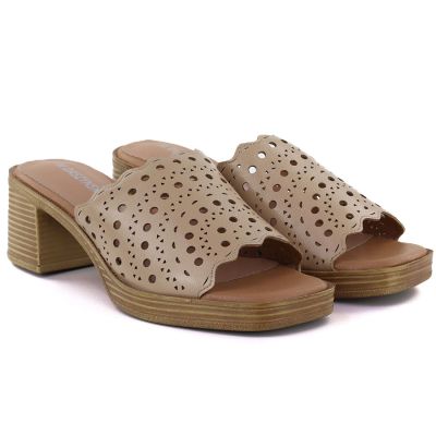 3. Klapki damskie na słupku ażurowe beżowe M.Daszyński  MR2598-7