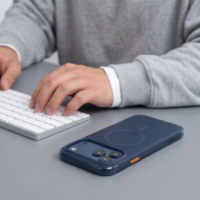 8. Etui Tech-Protect MagAir MagSafe CC na iPhone 18 Pro Max / 17 Pro Max - ciemnoniebieskie matowe