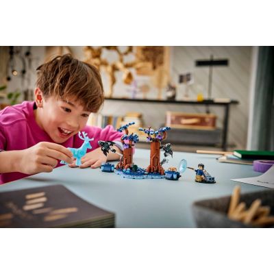 9. LEGO Harry Potter 76475 - Zakazany Las: Expecto Patronum