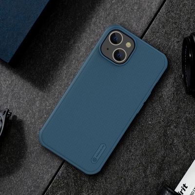 17. Nillkin Super Frosted Shield Pro Magnetic Case etui iPhone 14 Plus z MagSafe magnetyczne niebieski