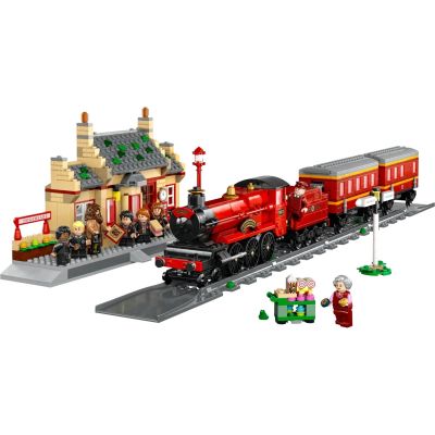 3. LEGO Harry Potter 76423 Ekspres do Hogwartu i stacja w Hogsmeade
