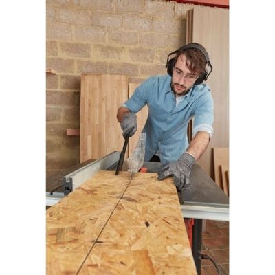 44. Pilarka stołowa BES720-QS BLACK+DECKER