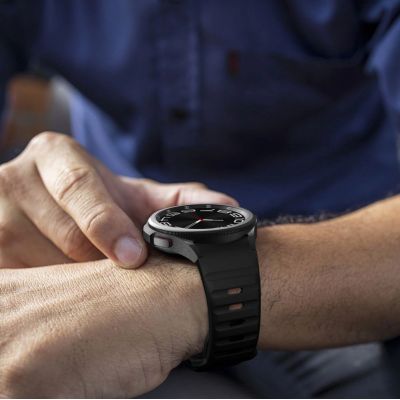 4. Pasek Tech-Protect Silicone Line na Samsung Galaxy Watch 4 / 5 / 5 Pro / 6 / 7 / FE - czarny