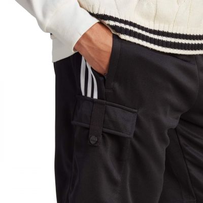 10. Spodenki adidas Tiro Cargo M IM2911