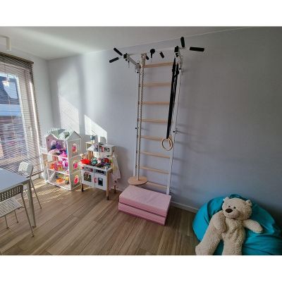 23. DRABINKA GIMNASTYCZNA DREWNIANO METALOWA Z METALOWYM DRĄŻKIEM I AKCESORIAMI DLA DZIECI BENCHK 721W A076