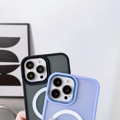 3. Magnetyczne etui z MagSafe Color Matte Case do iPhone 15 Pro Max - czarne