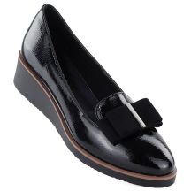 Półbuty damskie lakierowane na podwyższeniu czarne Vinceza 58630