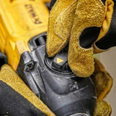 11. Młotowiertarka    DeWalt  D25134k-qs