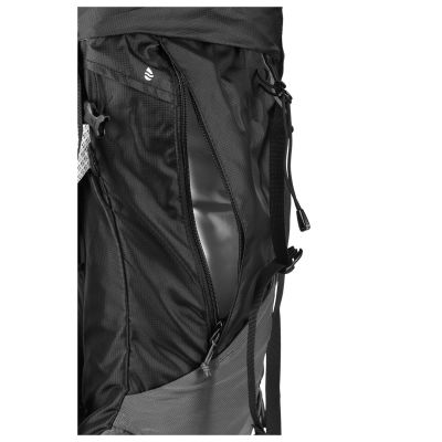 11. Plecak turystyczny Deuter Futura Air Trek 60 + 10 black-graphite