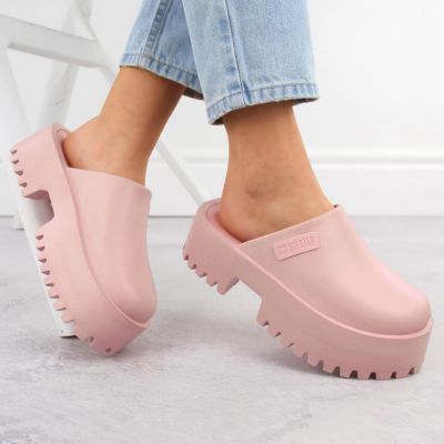 12. Chodaki na masywnej podeszwie Big Star W NN274020 INT2083C
