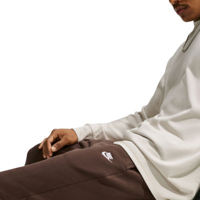 3. Spodnie męskie Nike Club BB Jogger brązowe FN3787 237