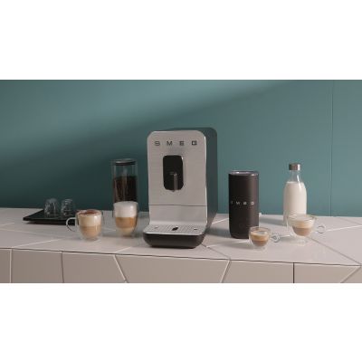 71. Smeg BCC11BLMEU ekspres do kawy Pełna automatyka Ekspres do espresso 1,4 l