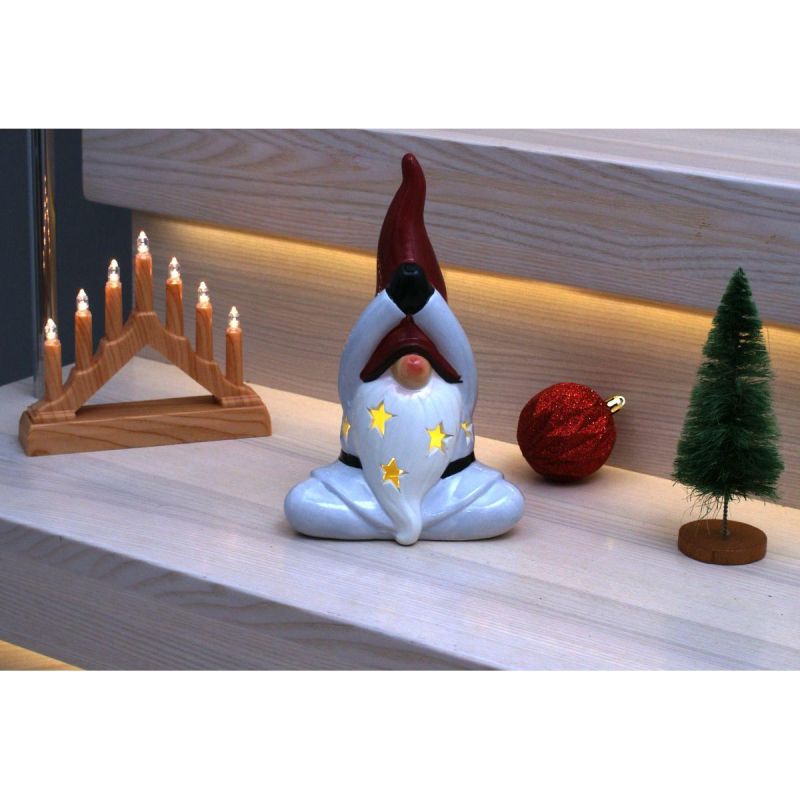 8. FIGURKA ŚWIĄTECZNA MIKOŁAJ SKRZAT LED 20CM