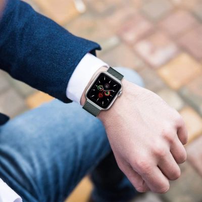2. Pasek Tech-Protect MilaneseBand na Apple Watch 4 / 5 / 6 / 7 / 8 / 9 / SE (38/40/41 mm) - czarny