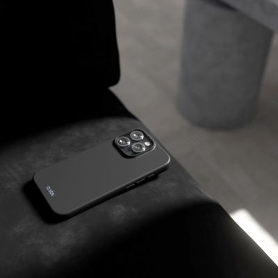 10. Etui SBS Instinct na iPhone 16 Pro - czarne