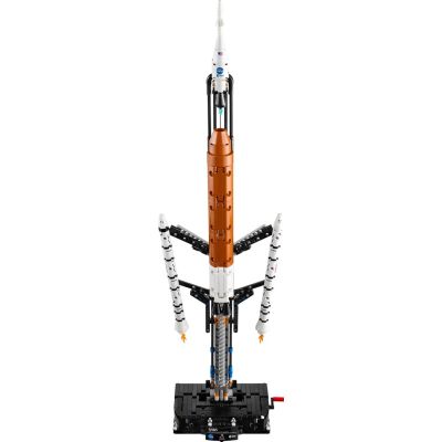 3. LEGO Technic 42221 Rakieta NASA Artemis