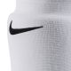 3. Nike Essential Knee Pads 2PPK NVP06-100 Białe M/L