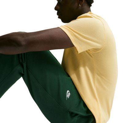 5. Spodnie męskie Nike Club zielone FN3808 323