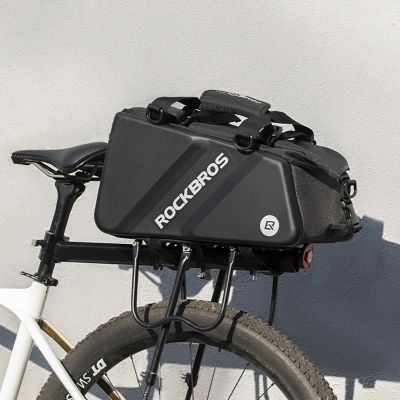 3. Torba Rockbros 30140090001 rowerowa na bagażnik 11,6l - czarna