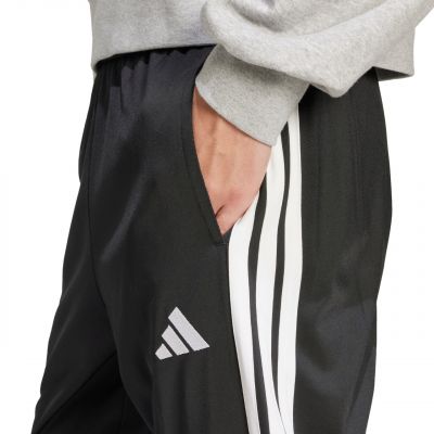 5. Spodnie adidas 3-Stripes Tricot Regular Tapered M JI8809
