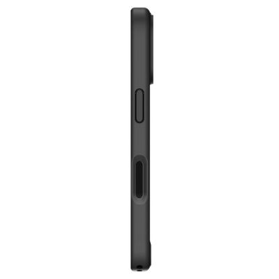 4. Etui Spigen Ultra Hybrid na iPhone 17 - czarny mat