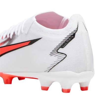 11. Buty piłkarskie Puma Ultra Match FG/AG M 107347 01