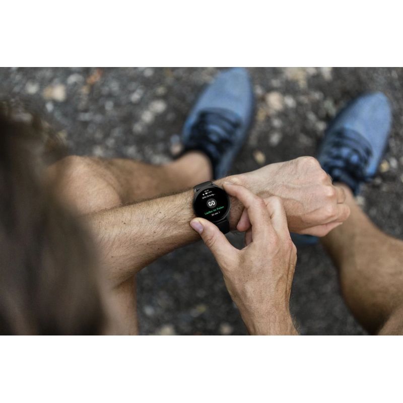 12. Smartwatch Hama 8900 GPS AMOLED 1.43" z paskiem silikonowym - czarny