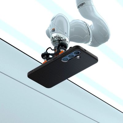 11. Etui Spigen Liquid Air na Samsung Galaxy S25 - czarny-mat