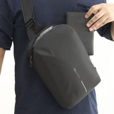 5. Saszetka XD DESIGN Urban Water Resistant Sling Black P706.2701