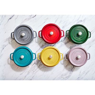 9. Garnek żeliwny okrągły Staub - 3.8 ltr, Czerwony