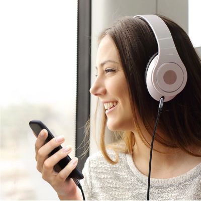7. Ugreen kabel przewód audio AUX MFI Lightning - 3,5 mm mini jack 1 m szary (70509)