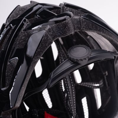7. Kask PELETON