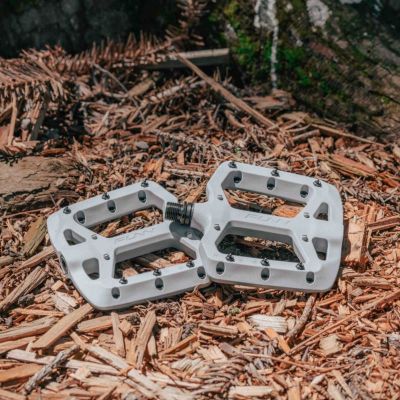 2. FUNN pedały TAIPAN szare