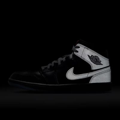 7. Buty sportowe męskie Air Jordan 1 Mid SE - HV5177-010