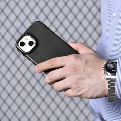 34. iCarer CE Oil Wax Premium Leather Folio Case skórzane etui iPhone 14 Plus z klapką magnetyczne MagSafe czarny (AKI14220707-BK)