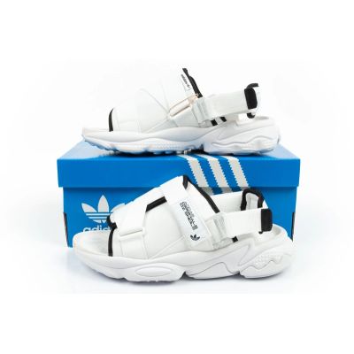 30. Buty adidas Ozweego Sandal W H67276