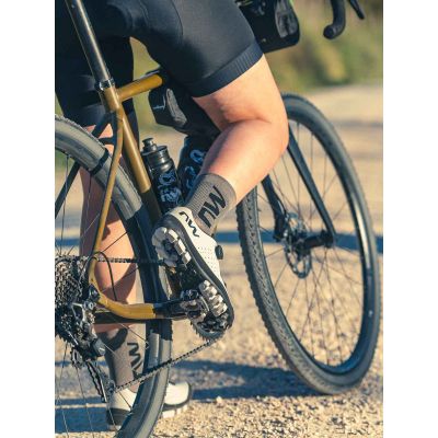 4. Buty rowerowe NORTHWAVE Hammer Plus jasny szary