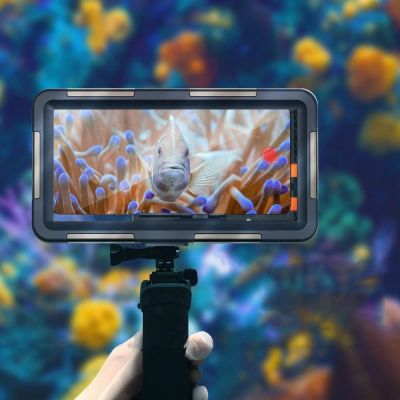 6. Pokrowiec Tech-Protect Waterproof Case wodoodporny IPX8 na smartfony 4.7-6.7" - czarny