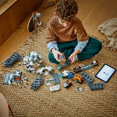 10. LEGO City 60470 Ekspres polarny arktycznych odkrywców