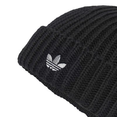 3. Czapka adidas Short B JY6286