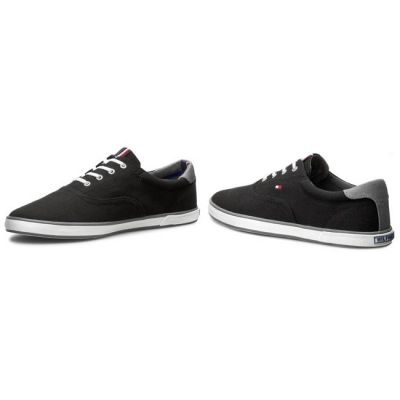 4. Buty Tommy Hilfiger Harlow 3D M FM56820915-990