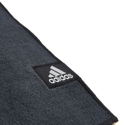 23. Mata do Hot Jogi adidas ADYG-10680BK