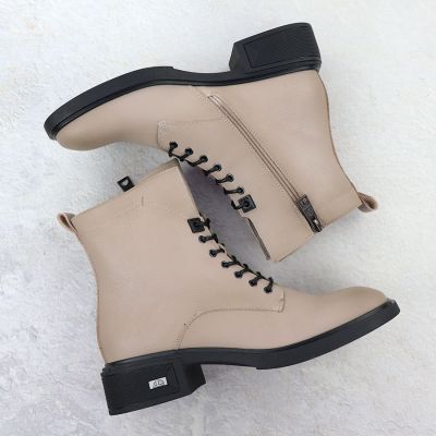 4. Skórzane botki na klocku damskie beżowe Vinceza 26-39955